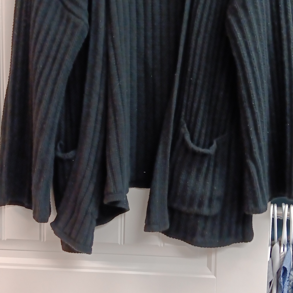 AE Sweater - Picture 6 of 8